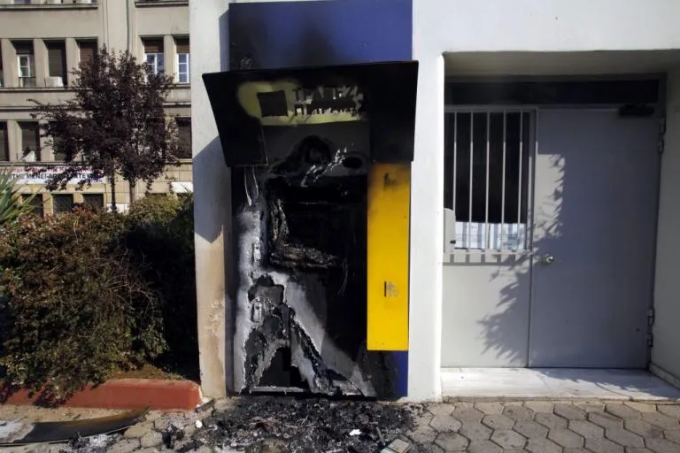 Εξαρθρώθηκε σπείρα που ανατίναζε και έκλεβε ΑΤΜ