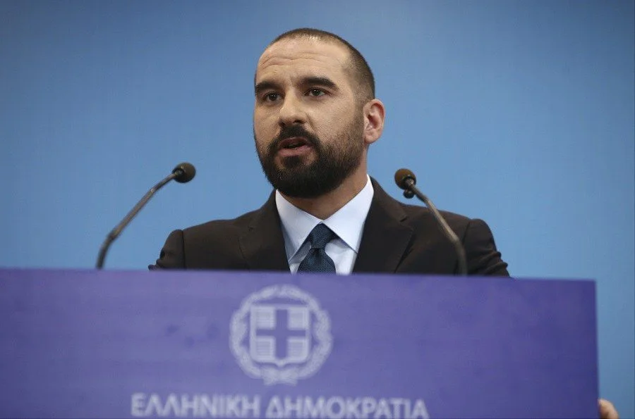 «Καρφιά»Τζανακόπουλου για Στουρνάρα: «Δεν θεώρησε σκόπιμο να αναφέρει ότι είχε επαγγελματικούς δεσμούς με τη Novartis»