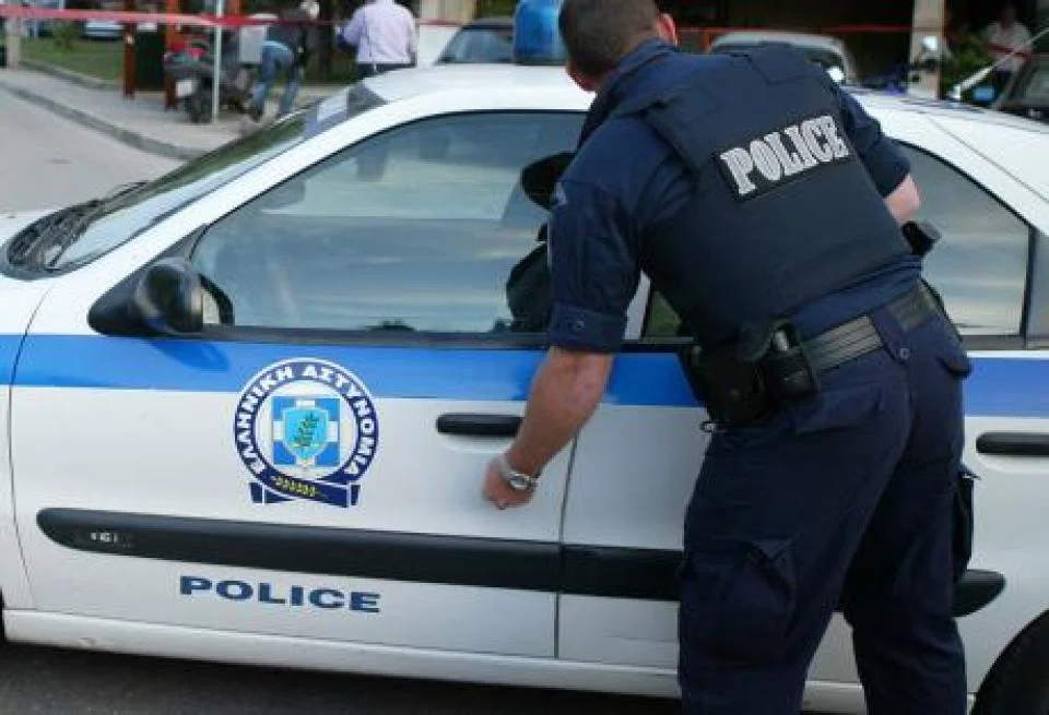 Γλυφάδα: Κόρη ποδοσφαιριστή πιάστηκε με ποσότητα ναρκωτικών