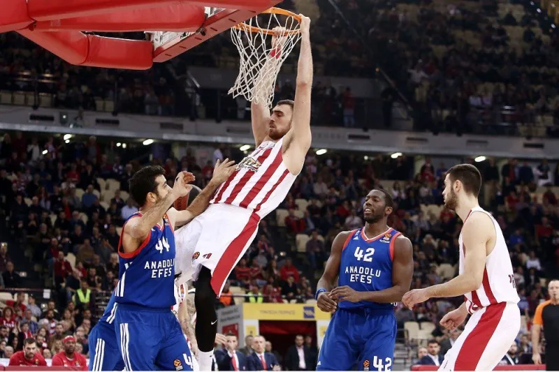 MVP ο Μιλουτίνοφ