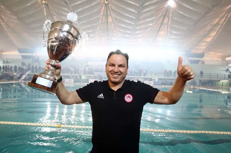 «Και ένα και δύο και τρία! Ολα θα τα πανηγυρίσω!»