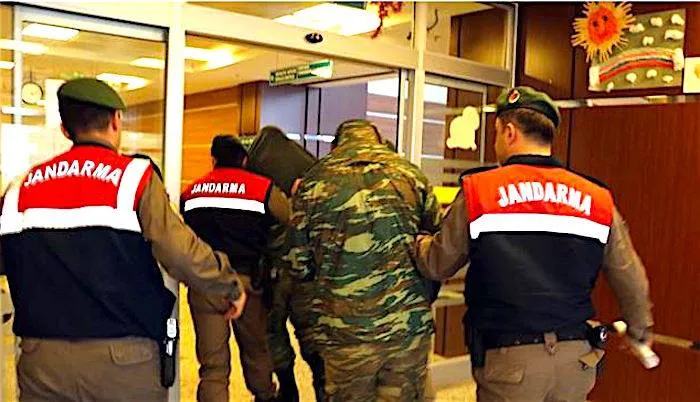 Εκτακτο: Προφυλακισμένοι μέχρι νεωτέρας θα παραμείνουν οι Ελληνες στρατιωτικοί