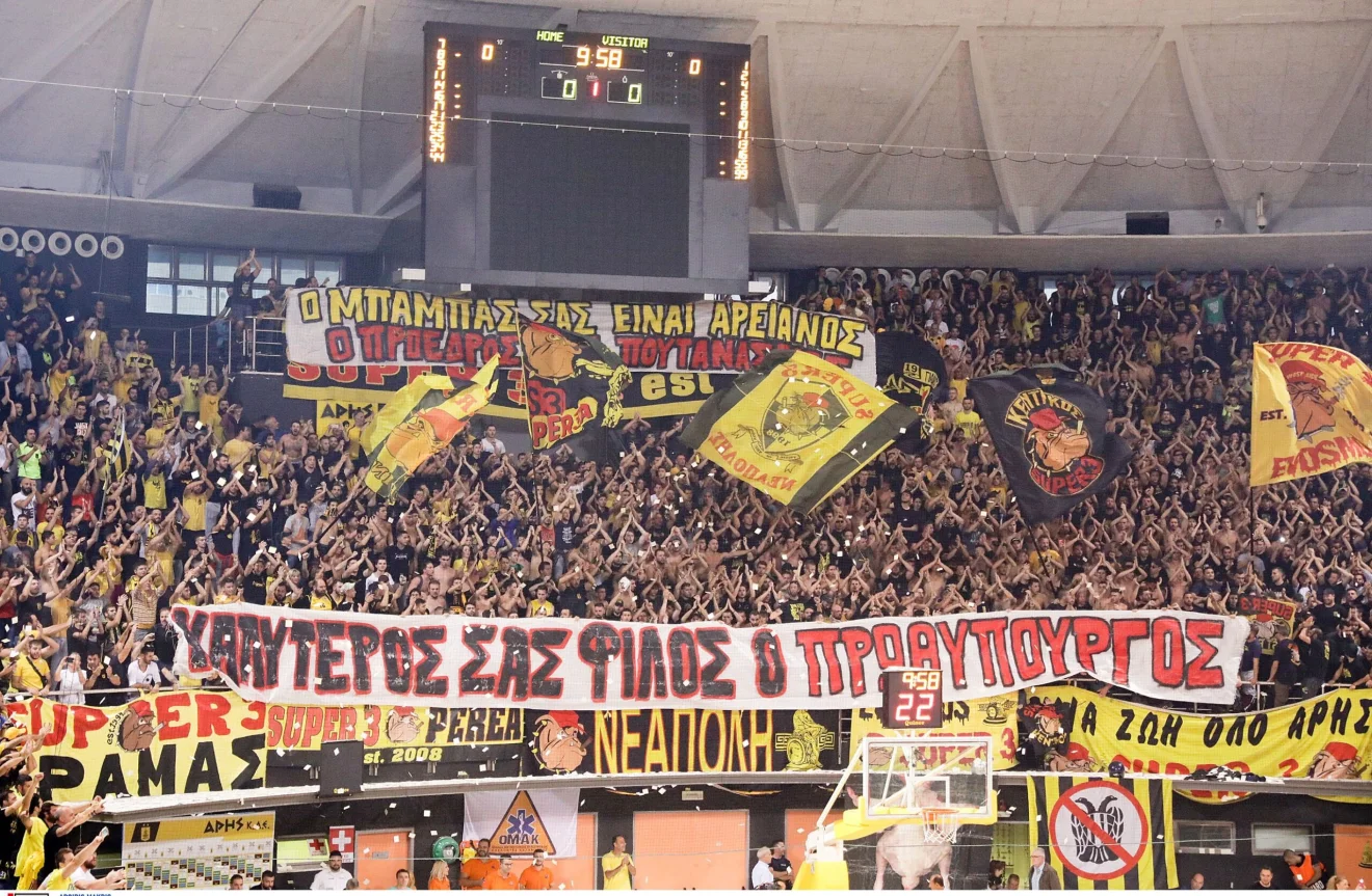 Επίθεση "Super 3" σε Σαββίδη και Κυβέρνηση