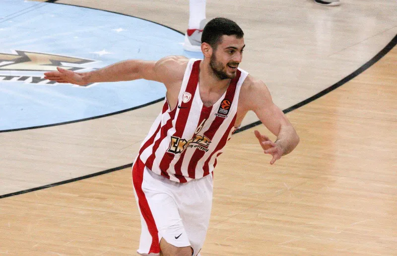 Οι ευχές του Ολυμπιακού στον Παπαπέτρου (pic)
