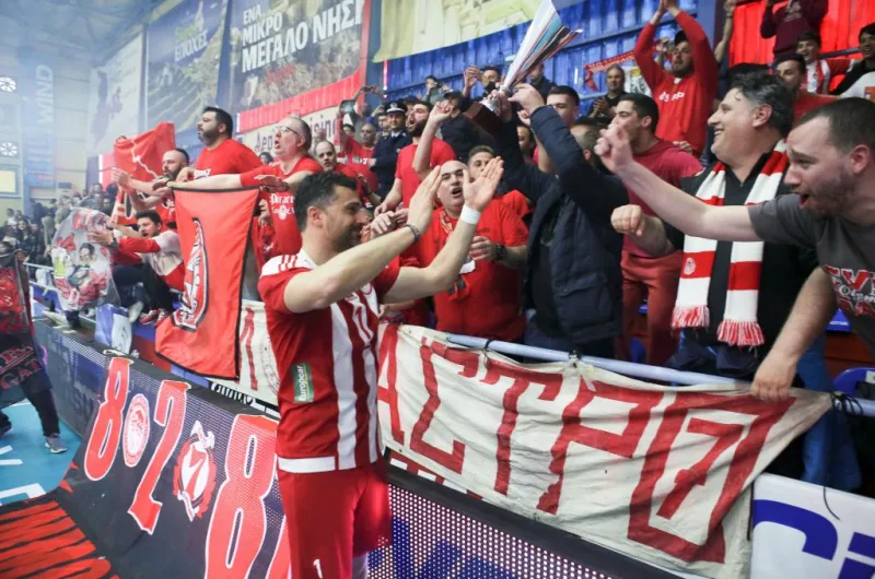 Τρόπαια αφιερωμένα στον Βαγγέλη Μαρινάκη!
