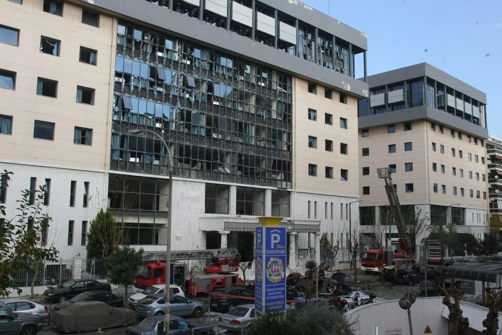 Διοικητικό Πρωτοδικείο Αθηνών:«Καταδρομική» επίθεση κουκουλοφόρων