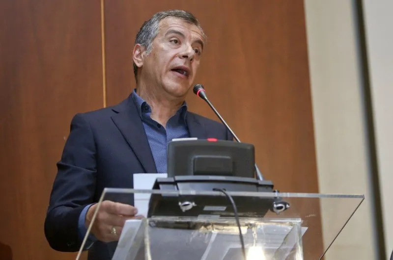 Σταύρος Θεοδωράκης: Απαντά στα σενάρια περί δημαρχίας