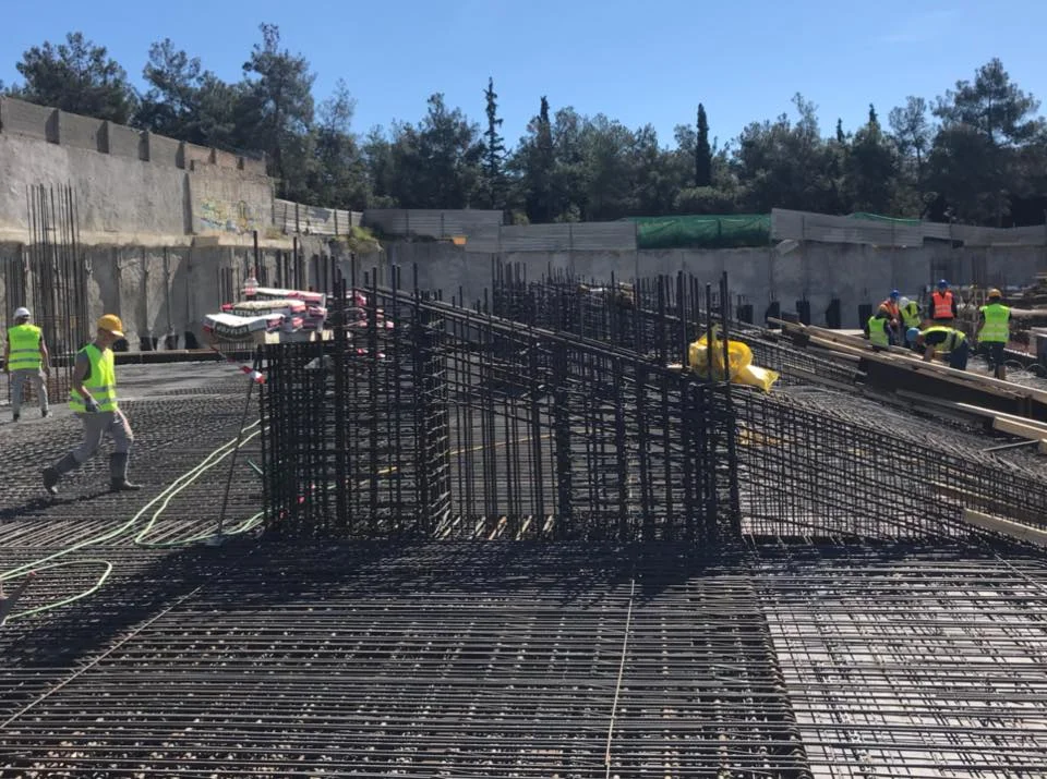 Σηκώνεται η πρώτη εξέδρα στην «Αγιά Σοφιά»! (pics)