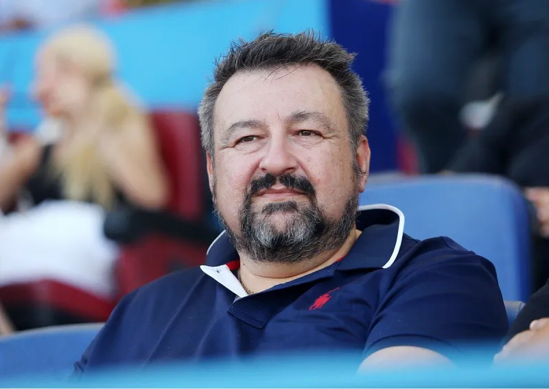 Επίθεση αγνώστων στο οικογενειακό αυτοκίνητο του Αλευρογιάννη! (pic)