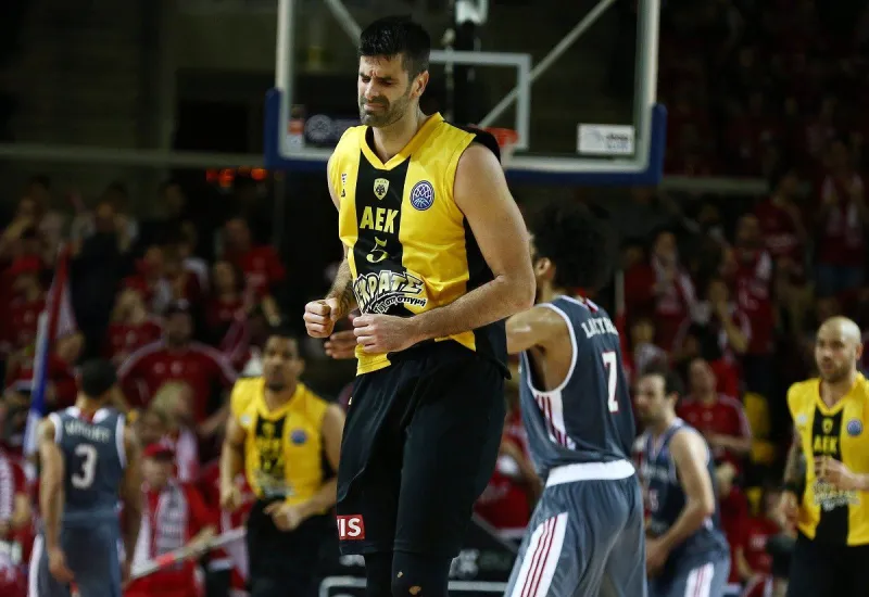 Αμυχή στο μάτι ο Σάκοτα