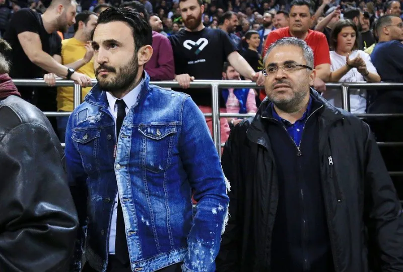 Καρυπίδης: «Ενημέρωσε τους φίλους σου ότι ερχόμαστε» (pic)