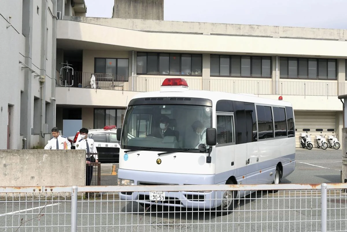 Ιαπωνία: Κρατούσε το γιο του σε ξύλινο κλουβί για είκοσι χρόνια