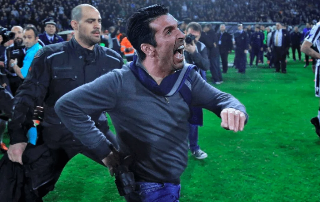Ο Μπουφόν έγινε... Ιβάν Σαββίδης (pic)