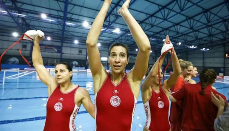 Την... έκανε από δυο κούπες ο Ολυμπιακός!