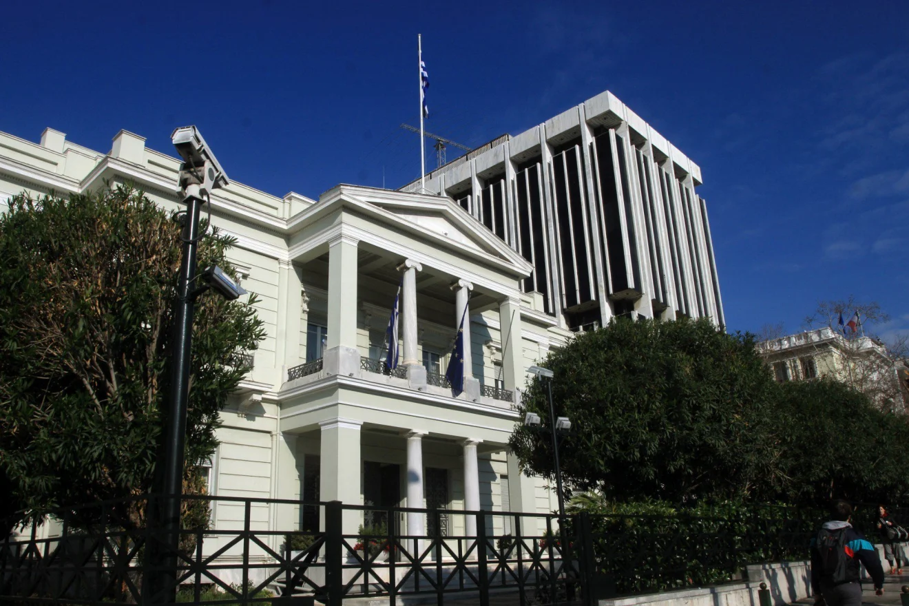 ΥΠΕΞ: «Η Ελλάδα καταδικάζει απερίφραστα τη χρήση χημικών όπλων»