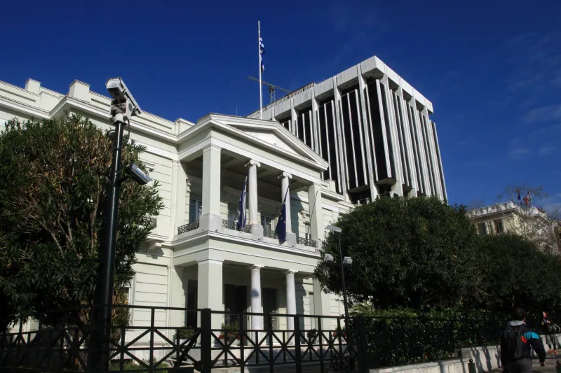 ΥΠΕΞ: «Η Ελλάδα καταδικάζει απερίφραστα τη χρήση χημικών όπλων»