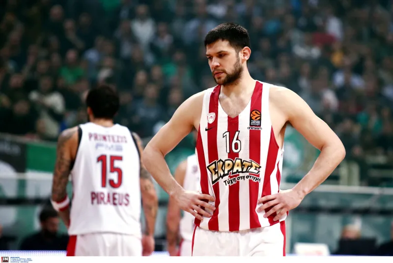 Δεν παίζει τελικά με Ζαλγκίρις ο Παπανικολάου