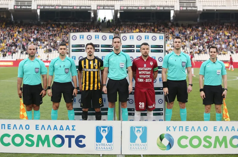 «Μπράβο ρε Παπαπέτρου! Σαν τον μπαμπά… Όλα ανάποδα!»