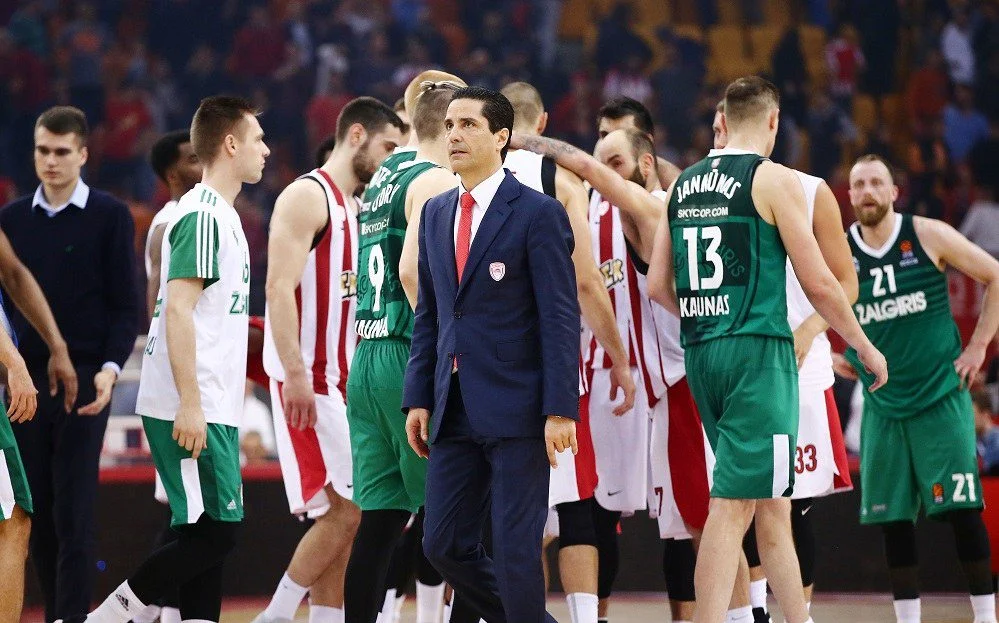 Το... ατελείωτο βίντεο και η παρουσία Αγγελόπουλου