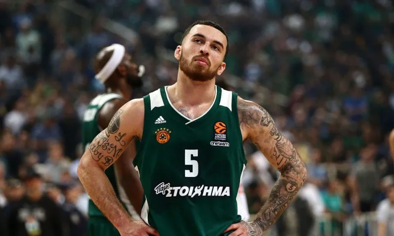 Τζέιμς: «Δεν θα ζήσουμε με αυτό» (pic)