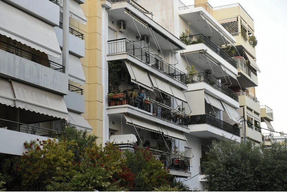 Σοκάρει η ομολογία της 22χρονης που πέταξε το νεογέννητο μωρό της στον ακάλυπτο…