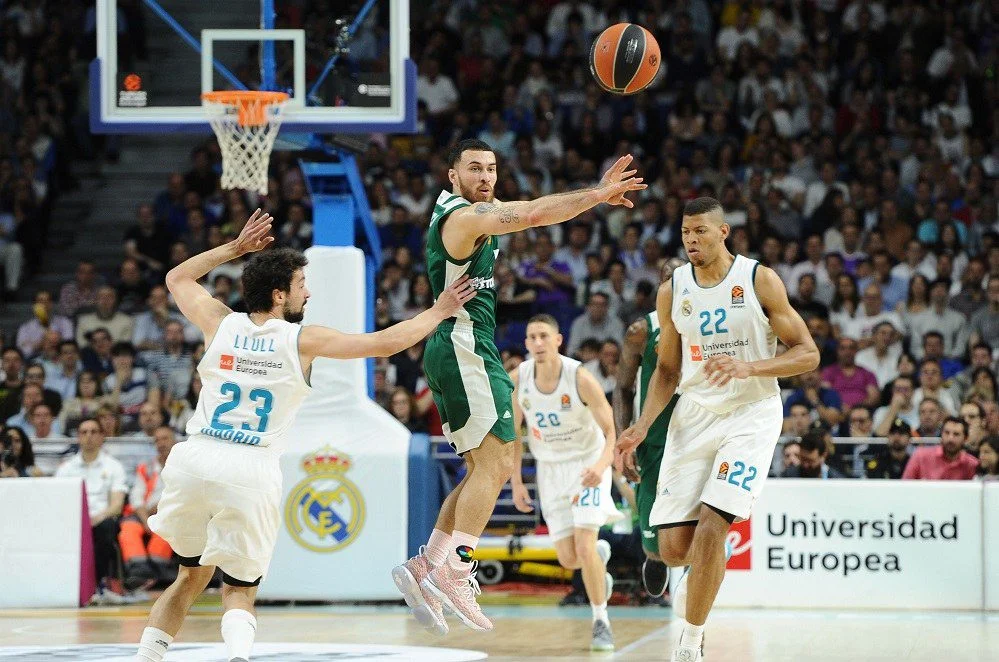 Ξύπνησε αργά και… έχασε το Final Four (pics)