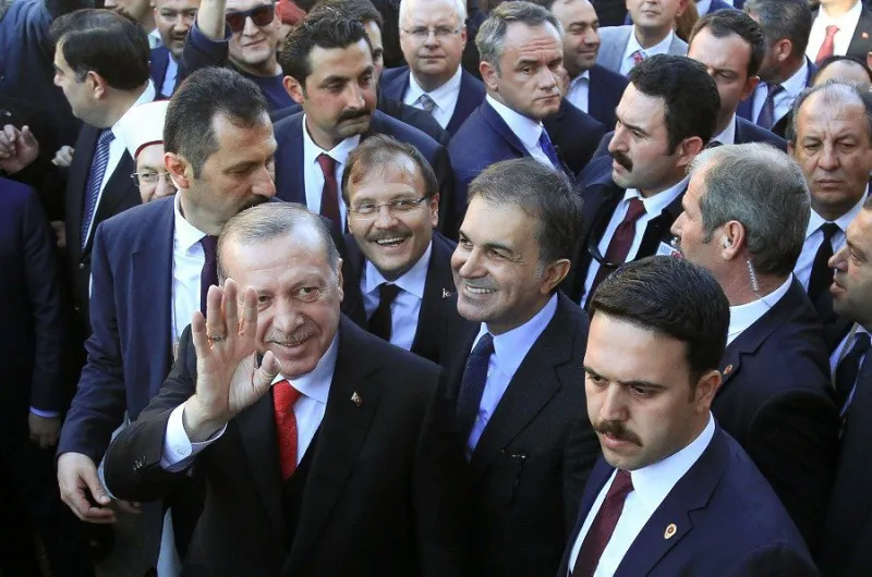 Ερντογάν πιο προκλητικός από ποτέ: «Οι Έλληνες έκαψαν τη Σμύρνη» (vid)