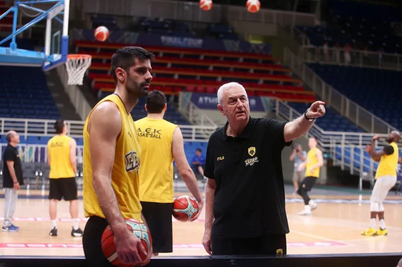 «Τρέχει» για να προλάβει ο Σάκοτα!