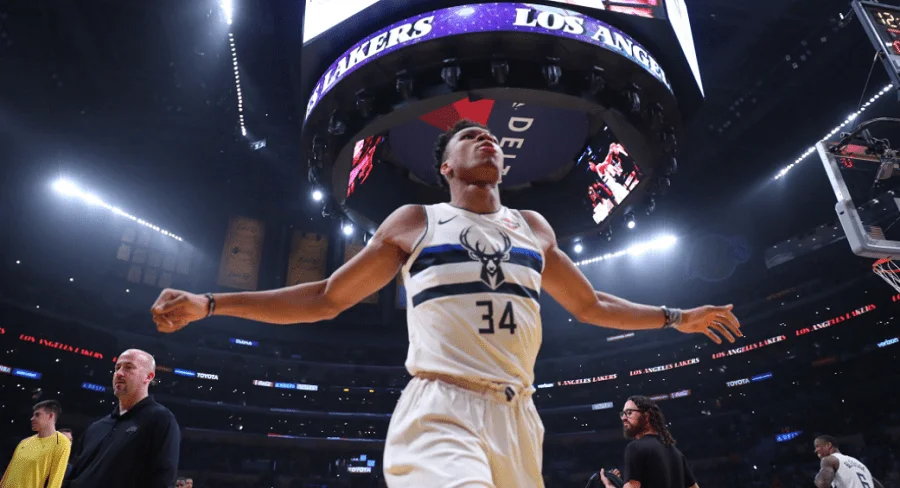 Οι ευχαριστίες του Αντετοκούνμπο και το τρολάρισμα της συντρόφου του!