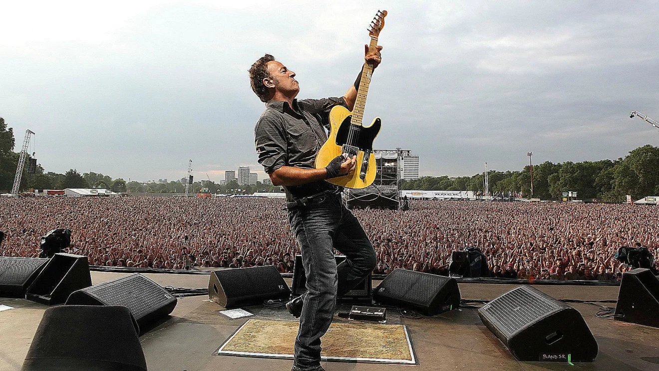 5+1 ιστορίες που δείχνουν γιατί ο Bruce Springsteen αποκαλείται «Το Αφεντικό»