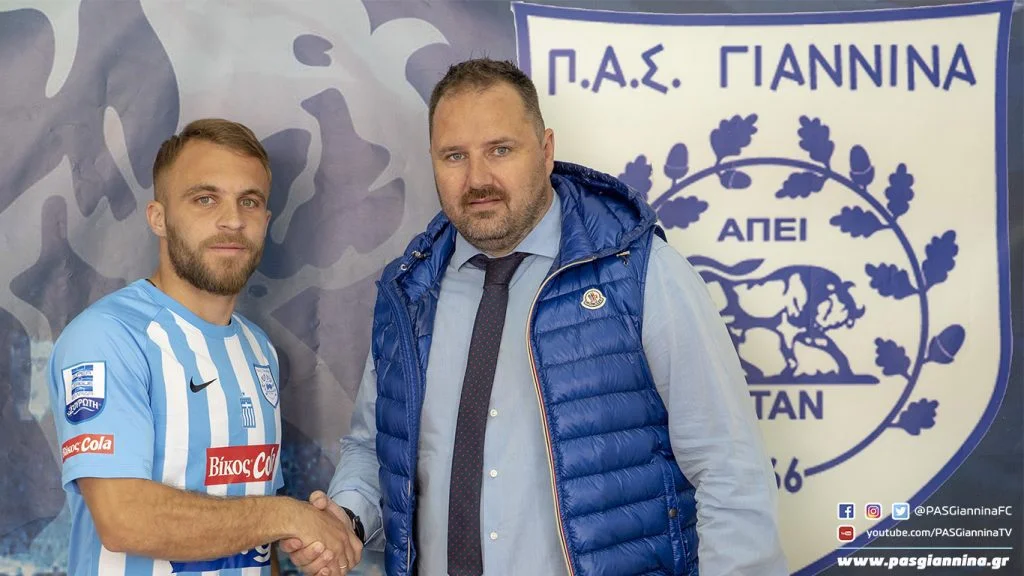 Ανανέωσε και ο Αποστολόπουλος
