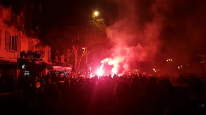 Ξέφρενα πανηγύρια στο κέντρο της Μασσαλίας μετά την... επική πρόκριση (vid)