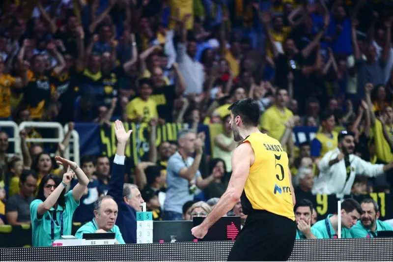 Η «Βασίλισσα» ΑΕΚ δεν είναι πια… μαρμαρωμένη (pics)