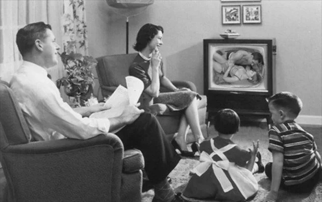 Το σεξ επιστρέφει στην ελληνική TV! (pic)