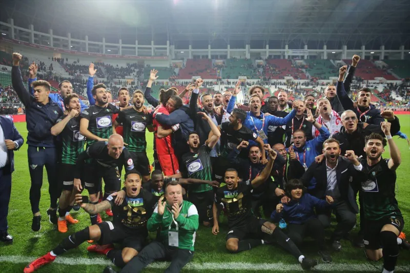 Το «σήκωσε» ο Μπαρμπόσα, η Ακίσασπορ 3-2 τη Φενέρμπαχτσε