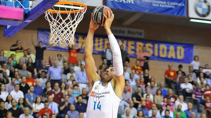 Με buzzer νίκησε η Ρεάλ στη Μούρθια