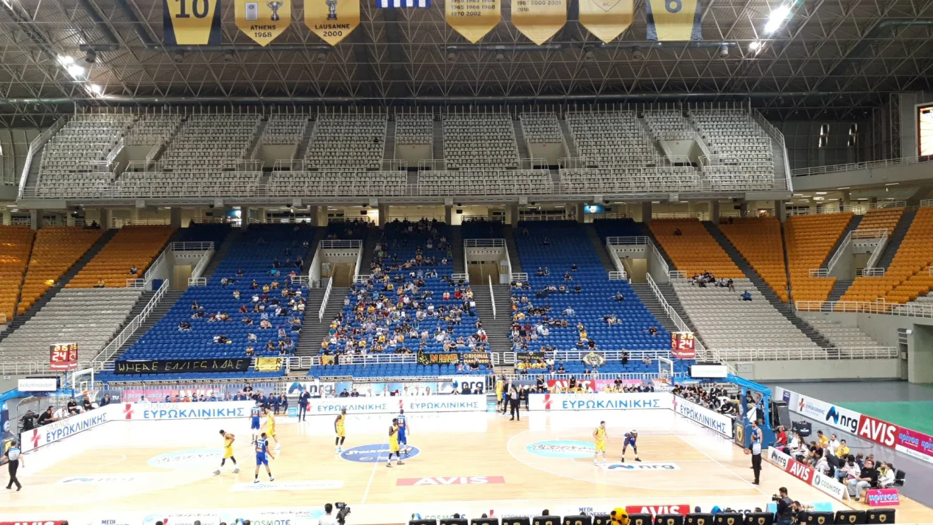 Το άδειο ΟΑΚΑ υποδέχτηκε την κάτοχο του Champions League (pic)
