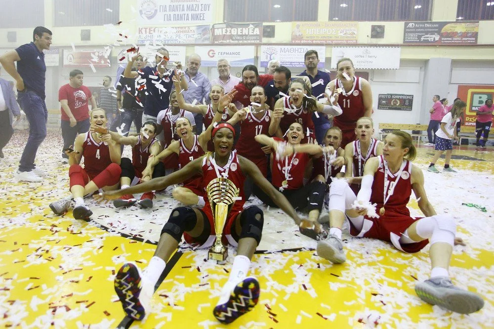 «Συνεχίζει να γράφει ιστορία»