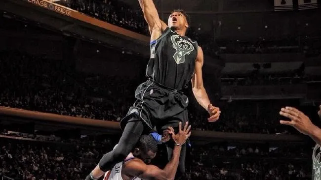Νέα σπουδαία διάκριση για τον Giannis! (vid)