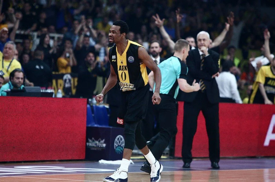 Ο «σούπερ ήρωας» Κέβιν Πάντερ (pic)