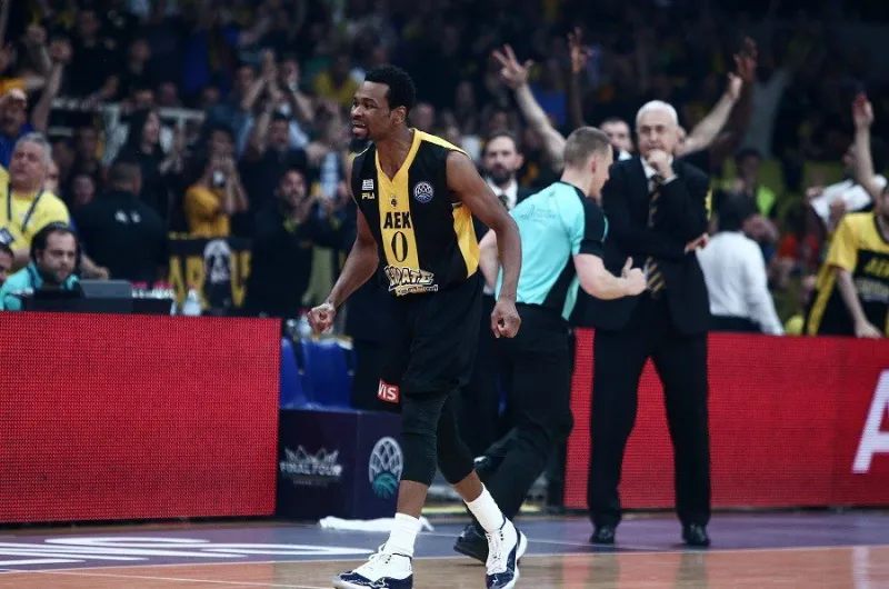 Ο «σούπερ ήρωας» Κέβιν Πάντερ (pic)