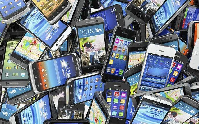 Χαράτσι 2% σε υπολογιστές,κινητά και τάμπλετ