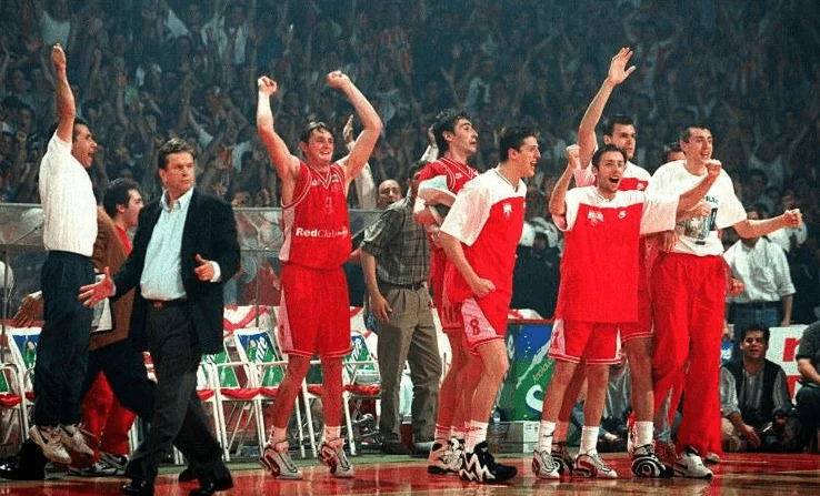 Η μέρα που ο Ολυμπιακός εξαφάνισε τον ΠΑΟ (vid)