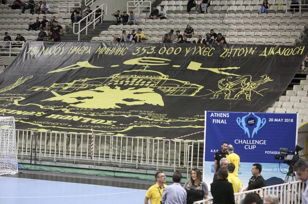 To πανό της ΑΕΚ για τη Γενοκτονία των Ποντίων και στο χάντμπολ!
