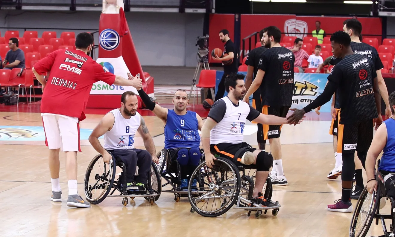 Αγώνας επίδειξης με αμαξίδιο στο ΣΕΦ (pics)