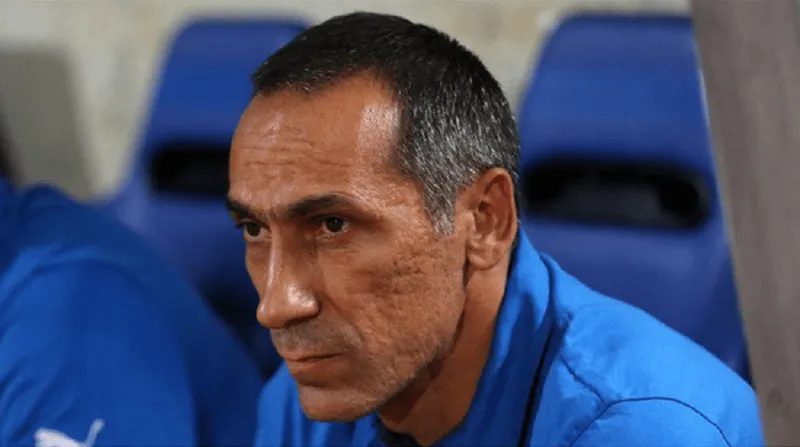 Σηκώνει «μανίκια» ο Δώνης