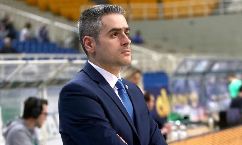 Συνεχίζει στον πάγκο της Κύμης ο Καστρίτης