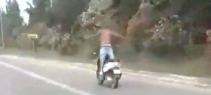 Ημίγυμνος επαρχιώτης μηχανόβιος κάνει τον «Τιτανικό» σε ρεσιτάλ… «ψευτομαγκιάς»! (vid)