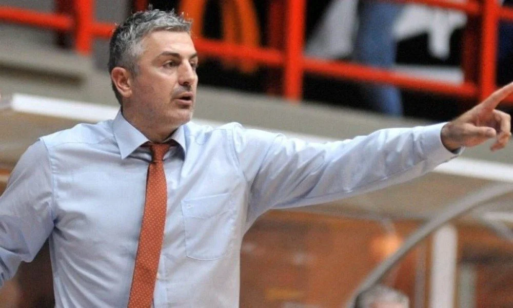 Τέλος κι επίσημα ο Βετούλας, αναλαμβάνει ο Μυκονιάτης