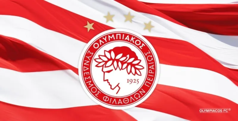ΠΑΕ Ολυμπιακός: «Μεσίστιες οι ερυθρόλευκες σημαίες!» για τον Πολυχρονίου